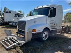 2000 Volvo VNL42T T/A Cab & Chassis (FOR PARTS ONLY) 