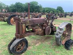 John Deere B 2WD Tractor 