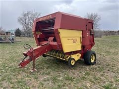 1990 New Holland 855 Round Baler 