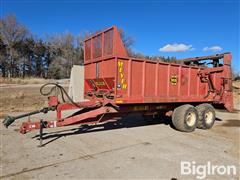 Meyer 9520 T/A Manure Spreader 