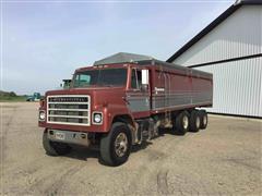 1978 International F-2275 Tri/A Grain Truck 