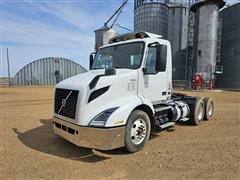2019 Volvo VNR T/A Day Cab Truck Tractor 
