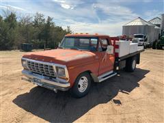 1979 Ford F350 2WD Flatbed Truck 