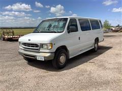 1998 Ford E350 Club Wagon 2WD Van 