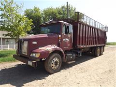 1998 International 9200 T/A Silage/Grain Truck 