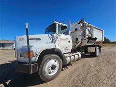 1993 Ford L9000 AeroMax S/A Feed Mixer Truck 