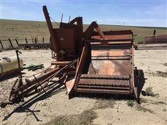 Allis-Chalmers 60 Pull Type Combine 