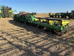 2017 John Deere 1725 12R40" Planter 