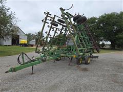 John Deere 980 3-Section Field Cultivator 