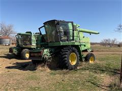 John Deere 8820 Titan II Combine 