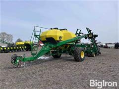 2009 John Deere 1890 Air Seeder W/ 1910 Air Cart 