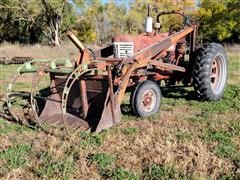 1958 Farmall 450 2WD Tractor W/Loader 