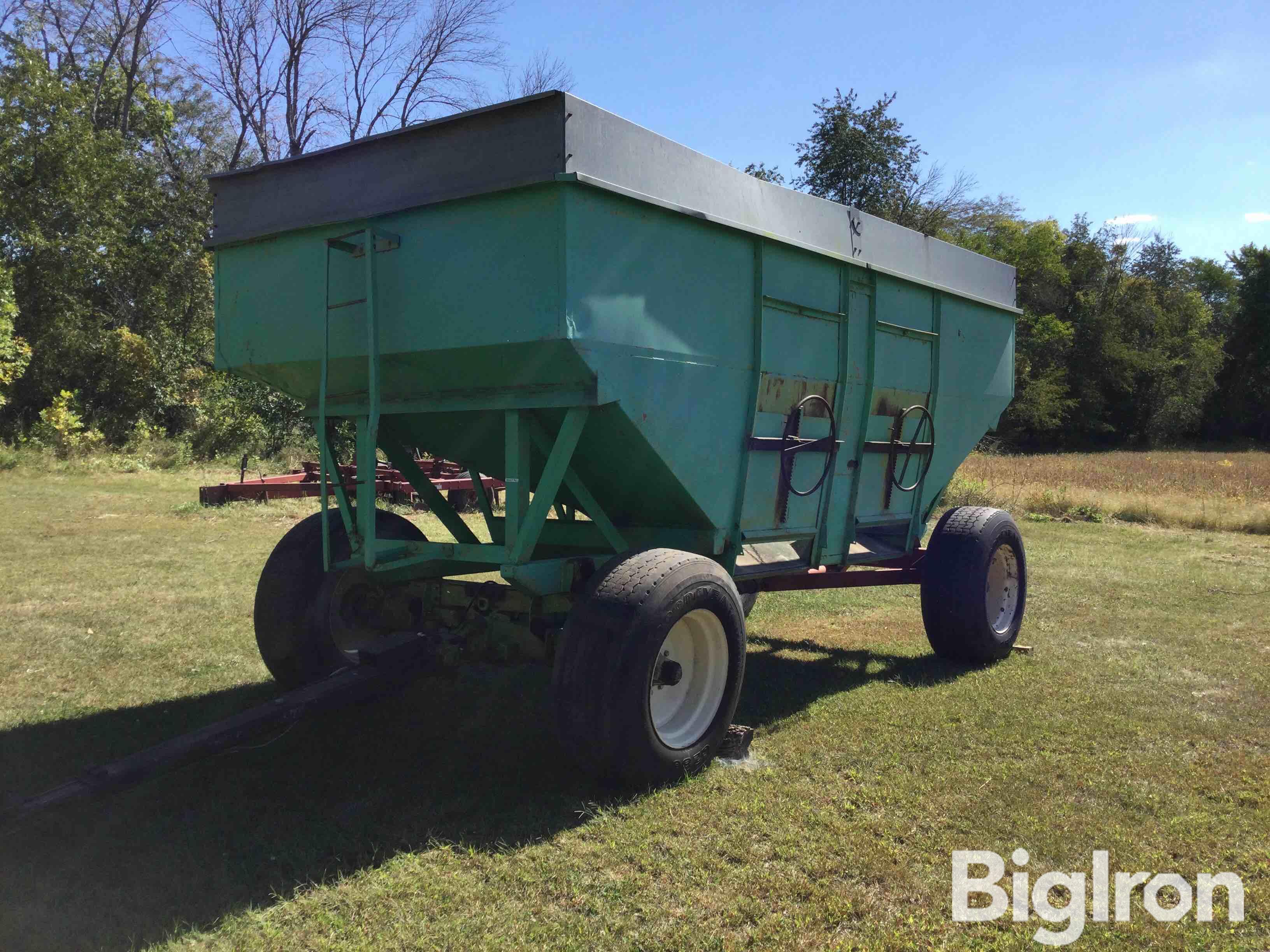 Parker 4000 Gravity Flow Wagon 