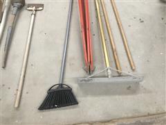 items/7929b5f1fd9fed119ac40003fff92901/handledconcretetools_b71cc99ff8824c2d967074769501e984.jpg