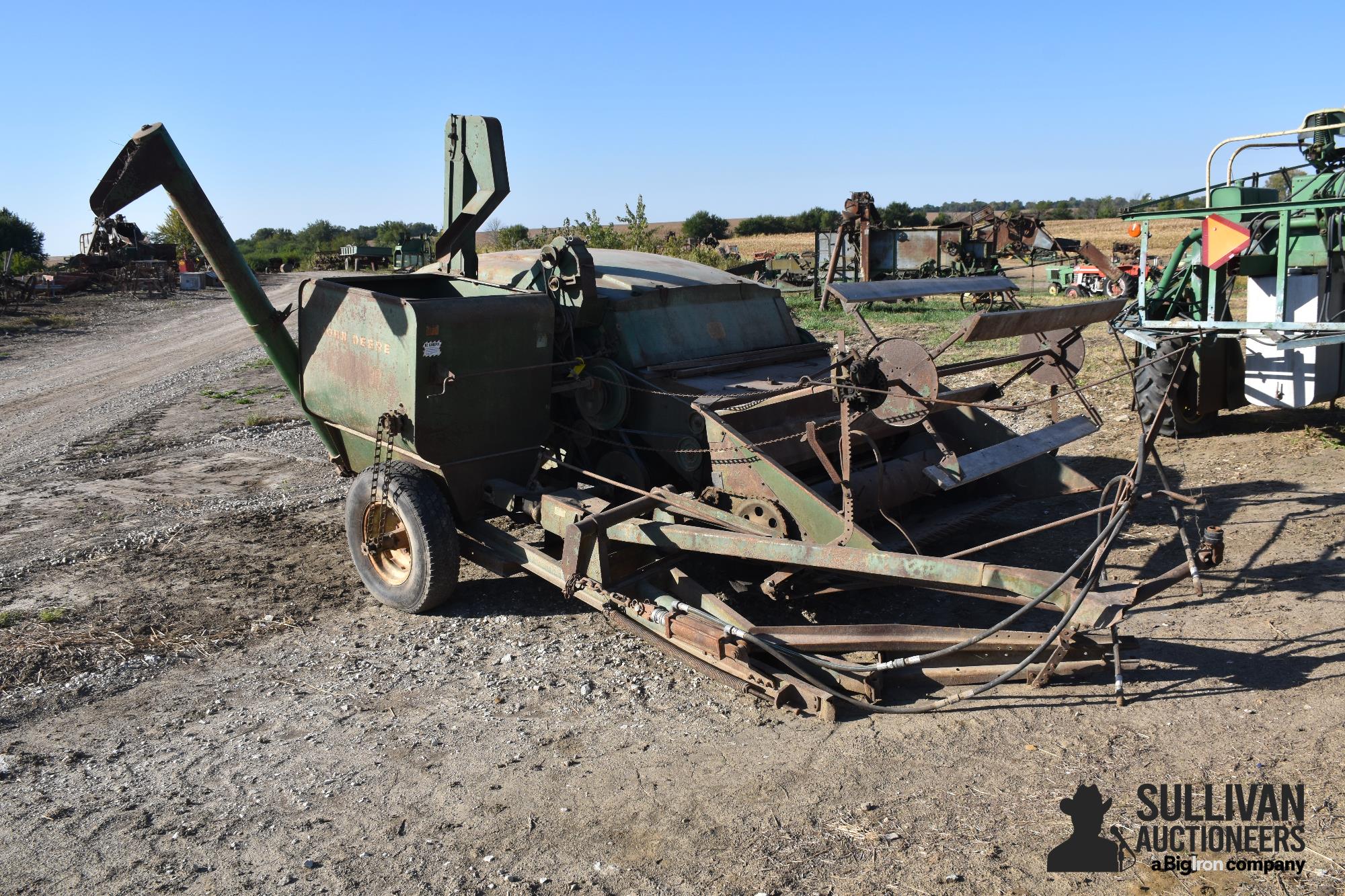 John Deere 30 Pull-Type Combine 