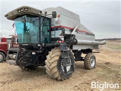 Gleaner R62 4WD Combine 