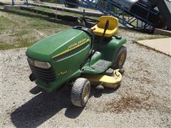 John Deere LT166 Lawn Tractor W/mower Deck 