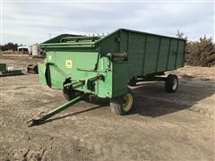 John Deere 1065 Feeder Wagon 