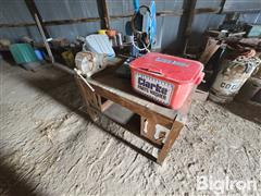 Wood Shop Table W/Vise 