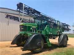 2000 John Deere 4700 Self-Propelled Sprayer 