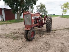 1967 International 706 2WD Tractor 