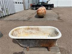 Antique Cast Iron Bath Tub 