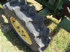 items/7cb198f8973fee11a81c000d3a61c84b/1988johndeere1050mfwdtractorand75loader_eb24b45bcce840568e3390e126aa8ca9.jpg