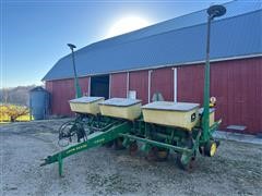 John Deere 7200 Corn Planter 