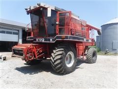 1986 Massey Ferguson 9720 Axial 4x4 Class 8 Combine 