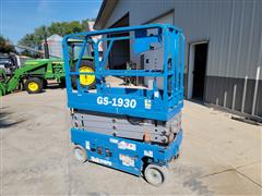 Genie GS-1930 Self-Propelled Electric Scissor Lift 