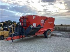 KUHN Knight VT156 Vertical Maxx Feed Mixer 