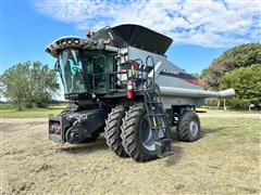 2011 Gleaner S77 Tritura 4WD Combine 