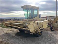 1989 New Holland 1118 Self-Propelled Windrower 