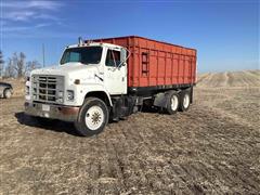 1986 International F2375 T/A Grain Truck 