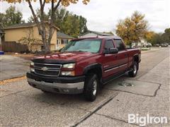 2005 Chevrolet Silverado 2500 HD 4x4 Crew Cab Pickup 