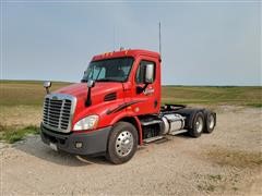 2013 Freightliner Cascadia 113 T/A Truck Tractor 