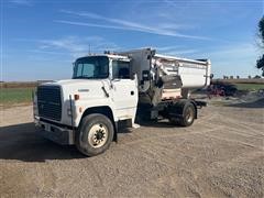 1995 Ford L8000 S/A Feed Truck W/Roto-Mix 490 