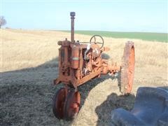 Farmall F12 Tri-Cycle Front Tractor On Steel Wheels (INOPERABLE) 