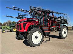 2013 Apache AS1025 Self-Propelled Sprayer 