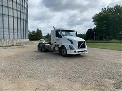 2009 Volvo VNL64T T/A Truck Tractor 