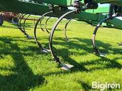 items/814bf2b9490ef0119d476045bd49d9c9/1995-john-deere-980-30-field-cultivator_249a40c6436546c78b208f56bc7e2771.jpg