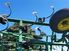 items/814bf2b9490ef0119d476045bd49d9c9/1995-john-deere-980-30-field-cultivator_89307feda97f43668faa3d70084e94c6.jpg