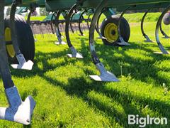 items/814bf2b9490ef0119d476045bd49d9c9/1995-john-deere-980-30-field-cultivator_8b0d1743ec5e4f8aaf08ab918498ef85.jpg