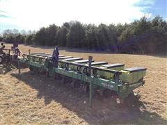 John Deere 1700 MaxEmerge Plus 10R30 Planter 