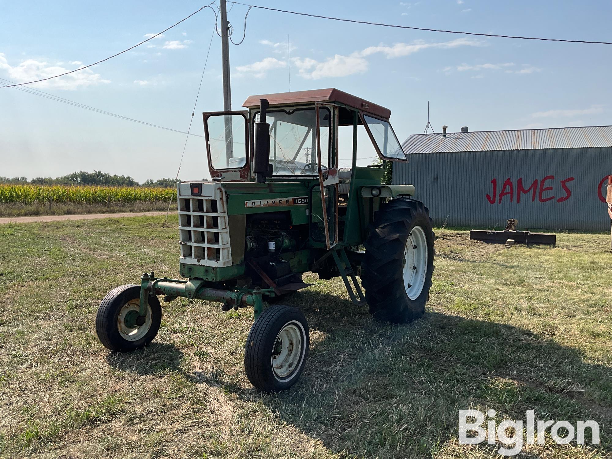 1967 Oliver 1650 2WD Tractor 