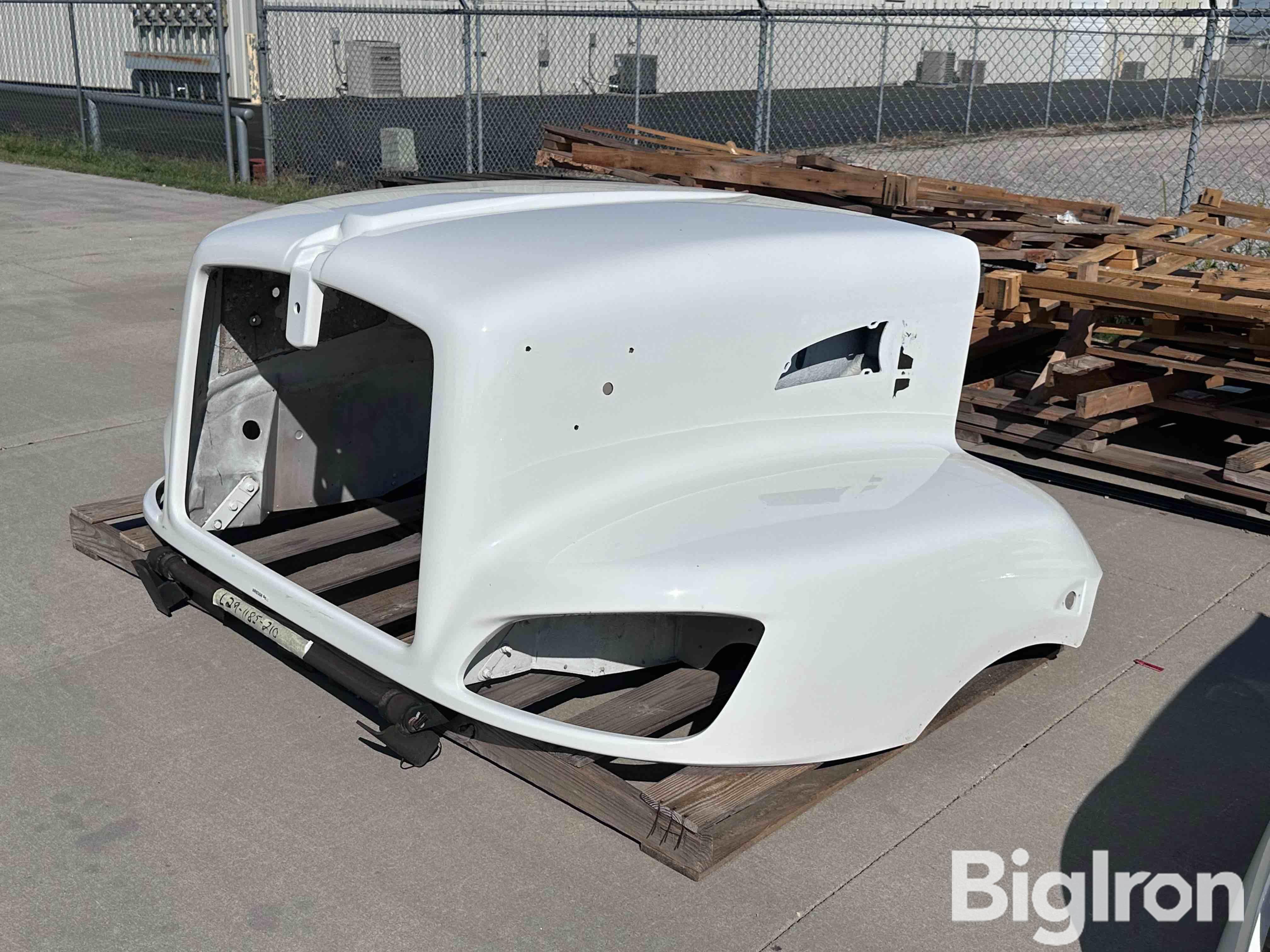 2016 Kenworth T470 Truck Tractor Hood 