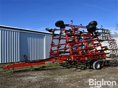 Case IH Tiger-Mate II 34 1/2’ Field Cultivator 