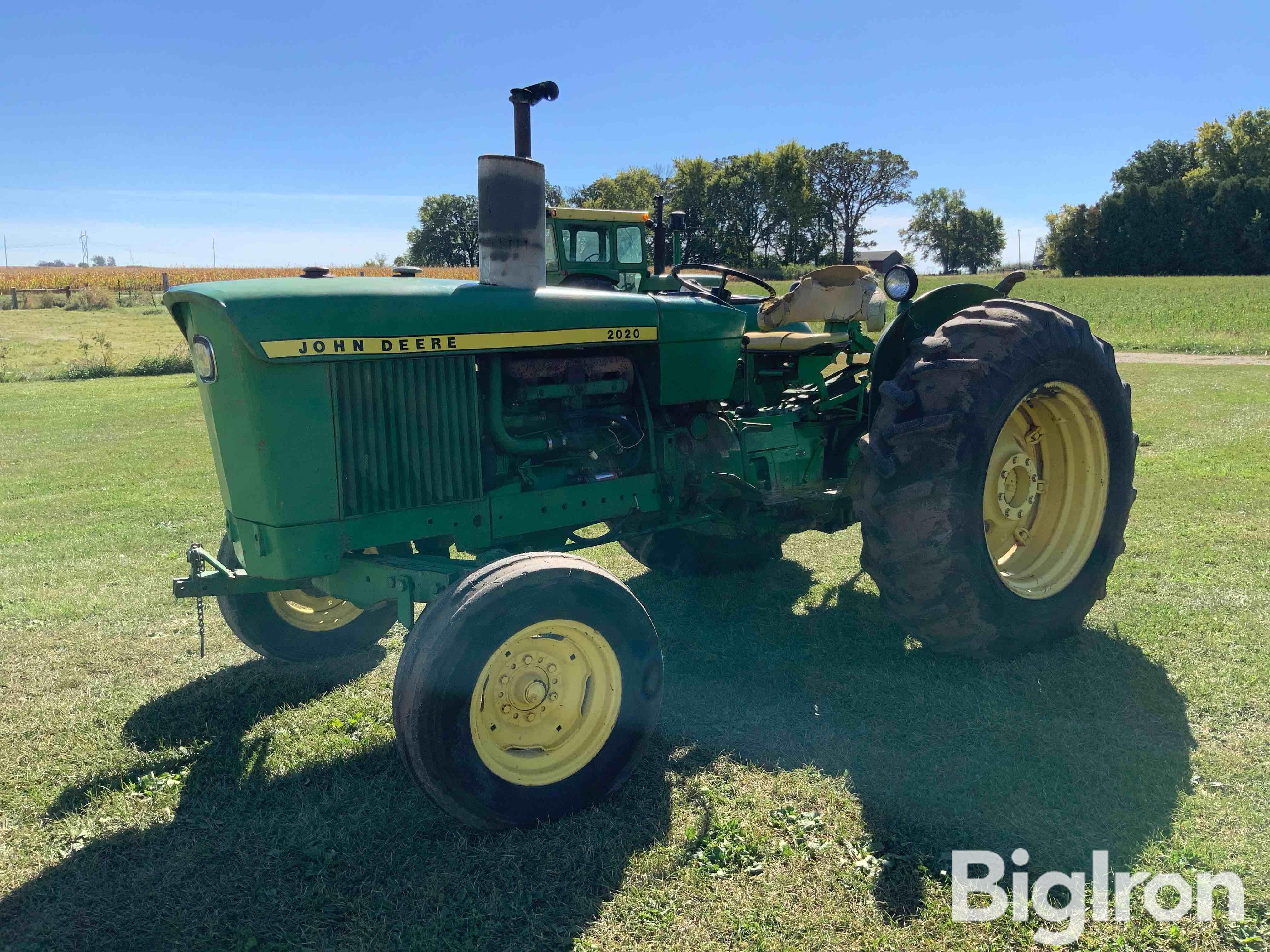 1966 John Deere 2020 2WD Tractor 