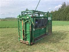 Linn Enterprises Cattle Working Chute W/Scale 