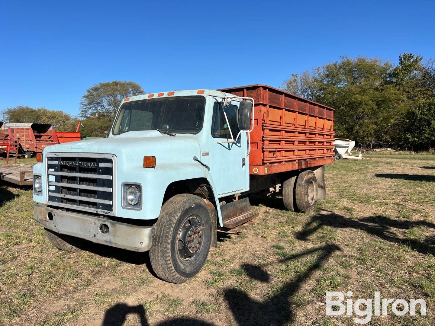 1980 International S1723 S/A Grain Truck 